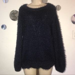 a•n•d e a w y Fuzzy sweater M super soft and light